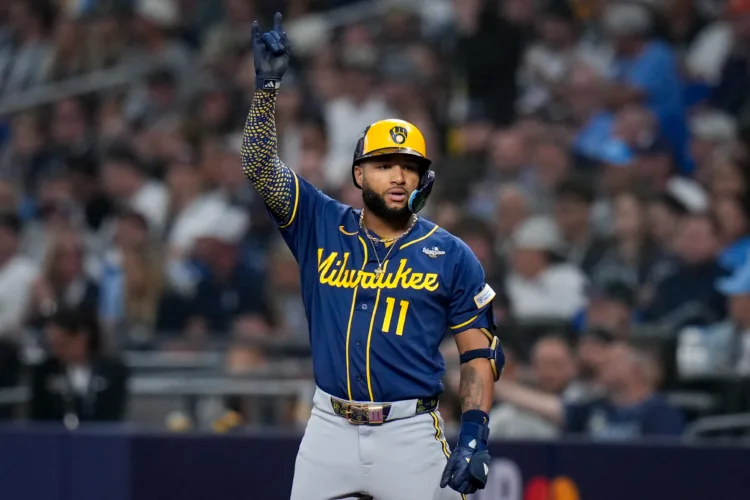 Brewers rout the Rays 10-1 to move within a win of their first World Series title